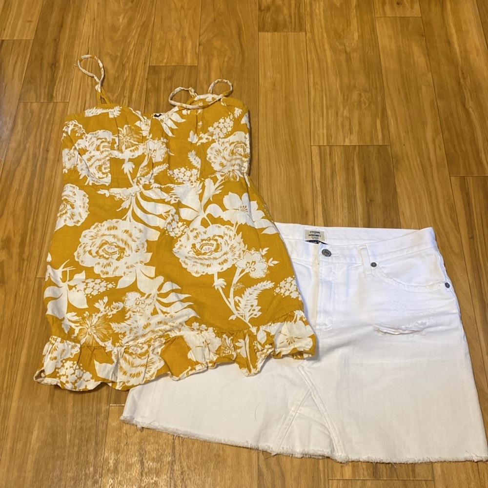 Bundle- Citizens of humanity, white denim, mini skirt;size 29 w adorable top
